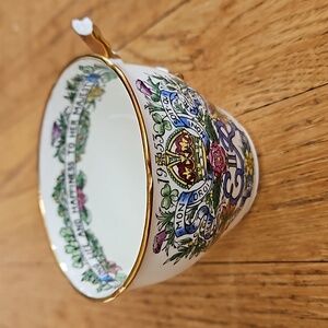 Hammersley Commemorative Queen Elizabeth II Coronation Teacup - damaged